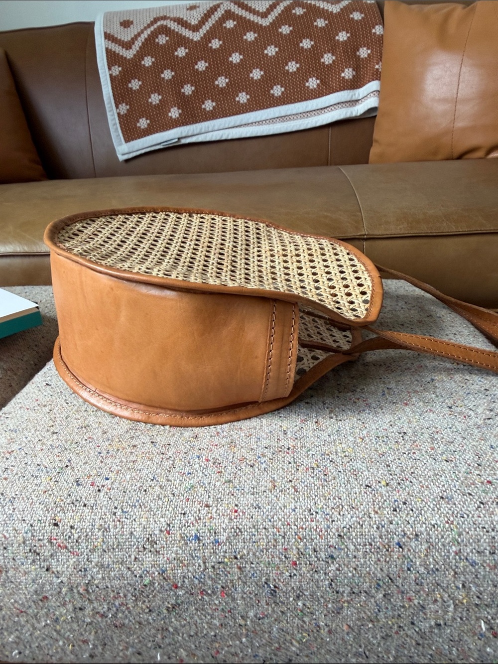 Round Leather Rattan Tote Bag from Bembien - Picture 6 of 11